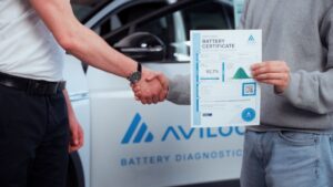 Revolucija v diagnostiki baterij električnih avtomobilov. AVILOO predstavlja revolucionarni certifikat