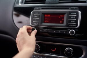 Koda za radio: zakaj metoda, ki deluje pri Renaultu, ne deluje pri Volkswagnu